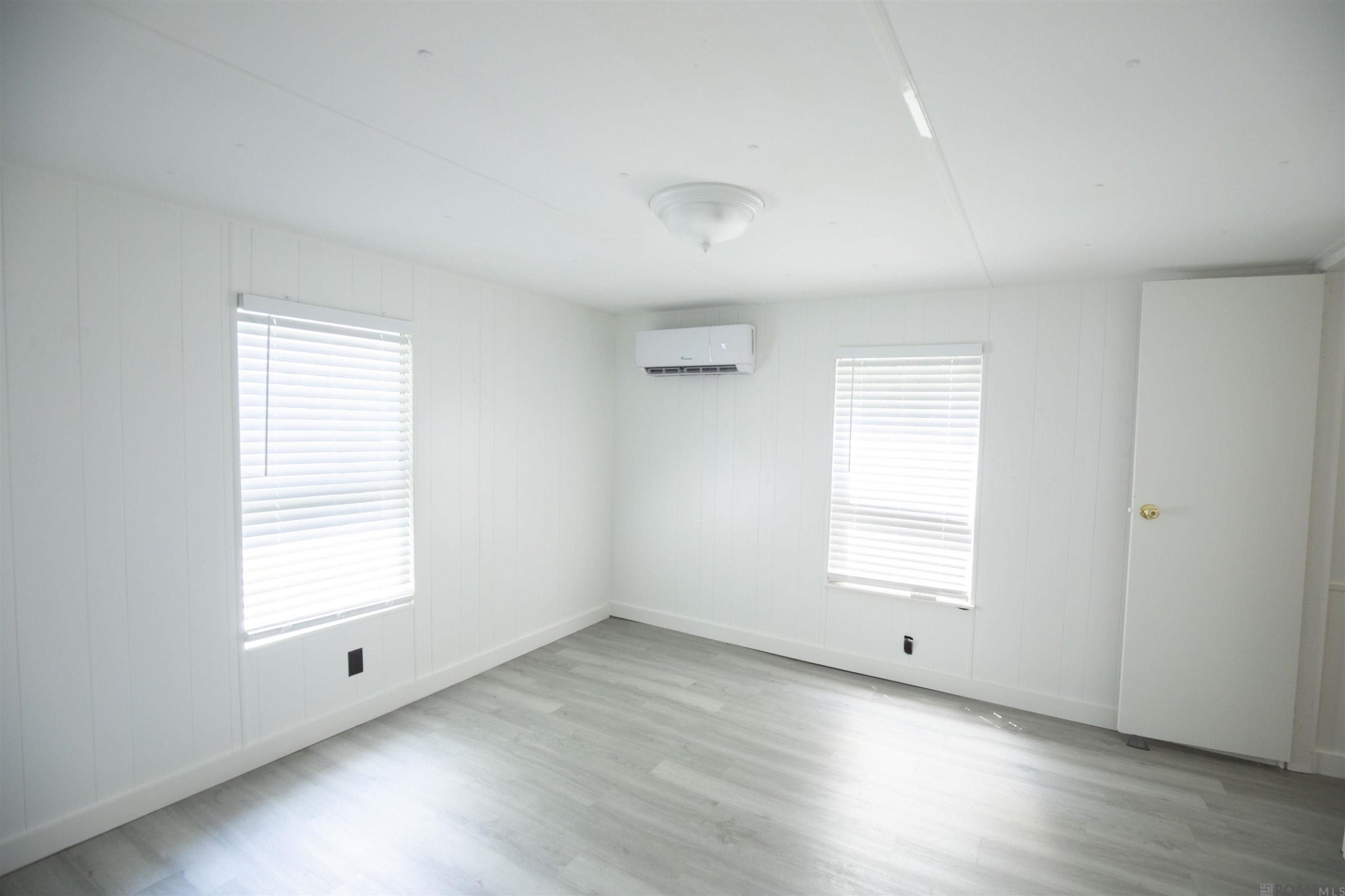 Image of 15179 W BEAVER DR